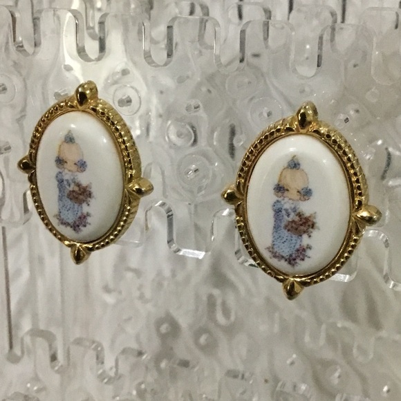 Vintage 1999 precious moments clip earrings - Picture 4 of 6